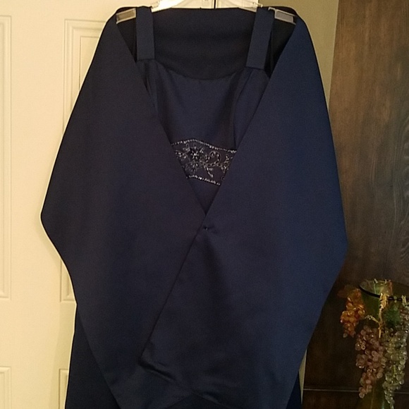 Beautiful dark blue dress with shawl. - Picture 7 of 7